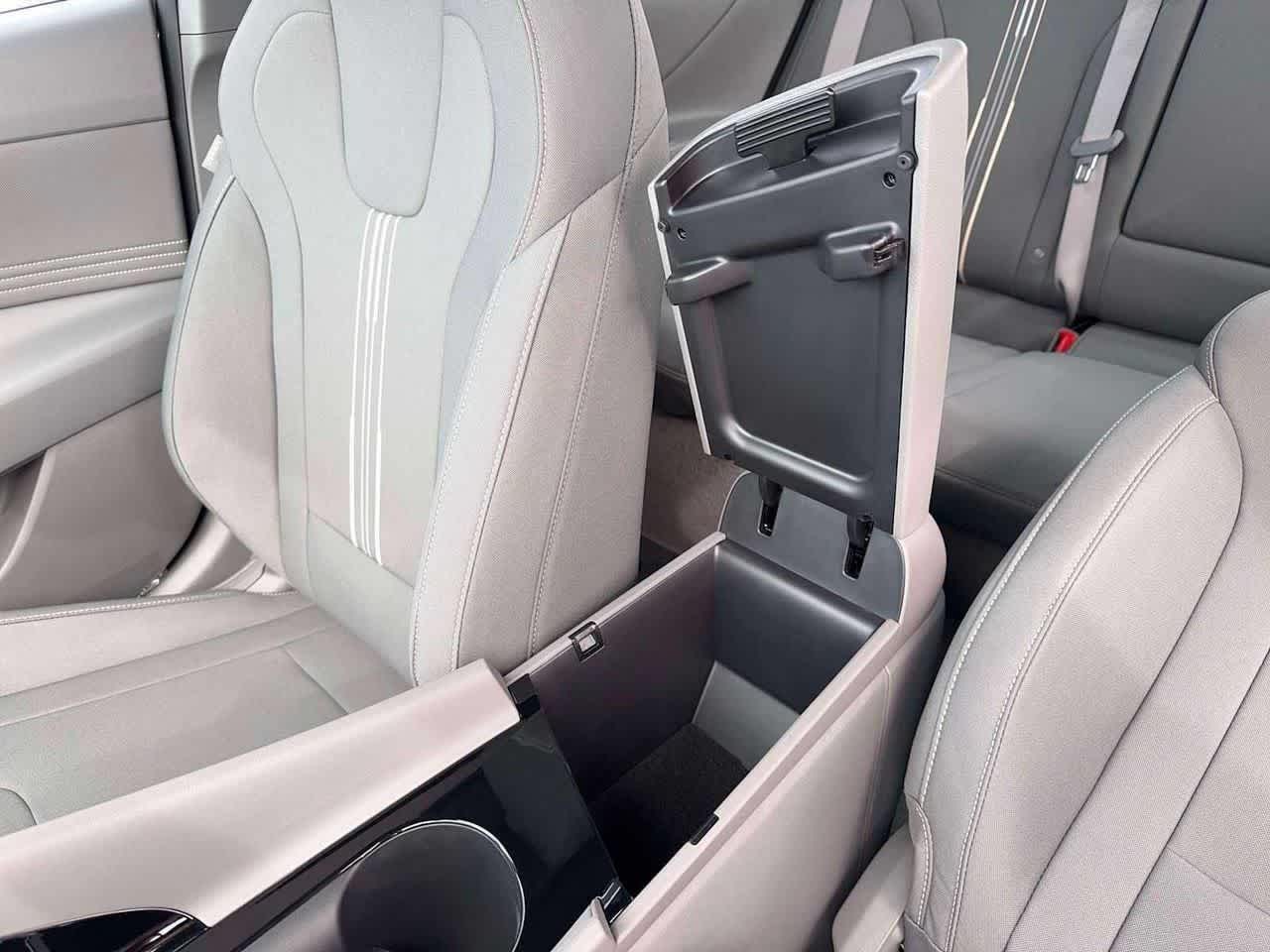 Thumbnail: 2026 Hyundai Elantra - 18