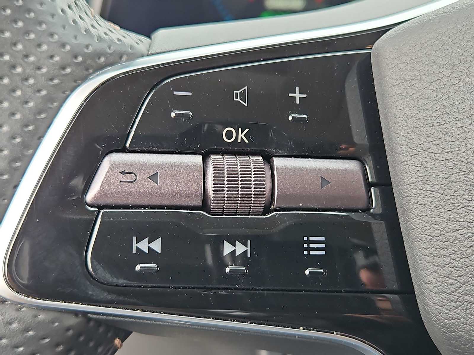 Thumbnail: 2023 Nissan Ariya - 25