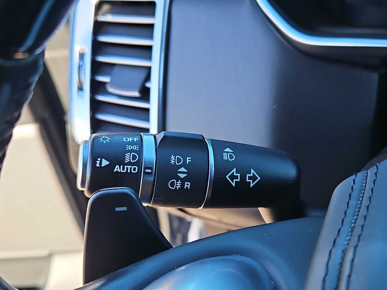 Thumbnail: 2019 Land Rover Range Rover - 27