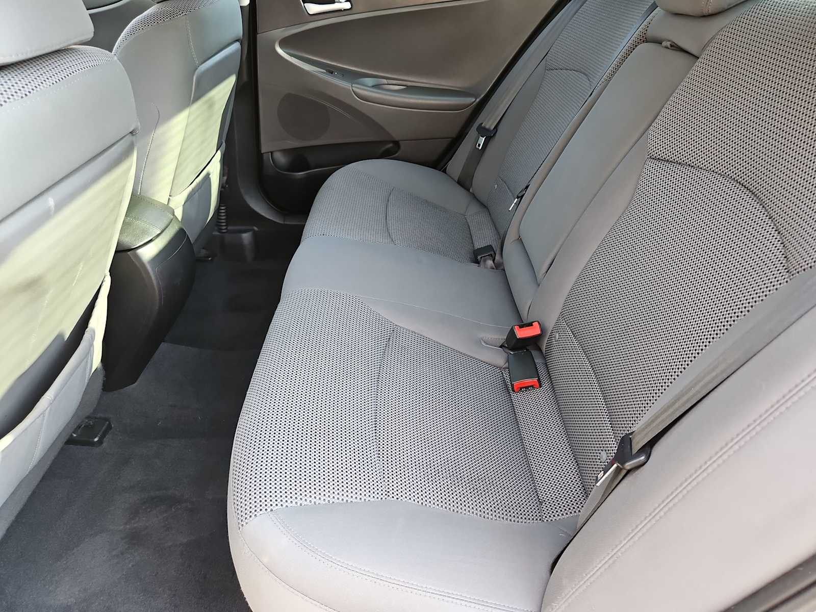 Thumbnail: 2013 Hyundai Sonata - 17