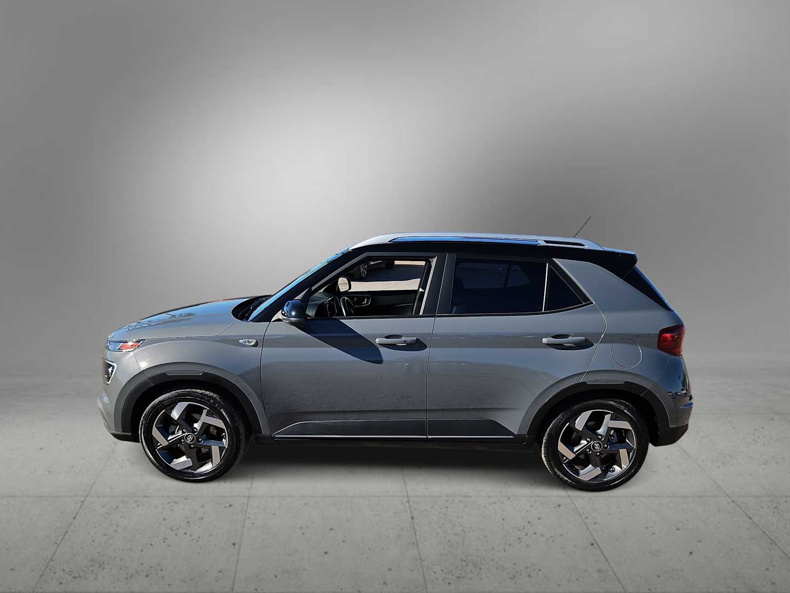 Thumbnail: 2023 Hyundai Venue - 5