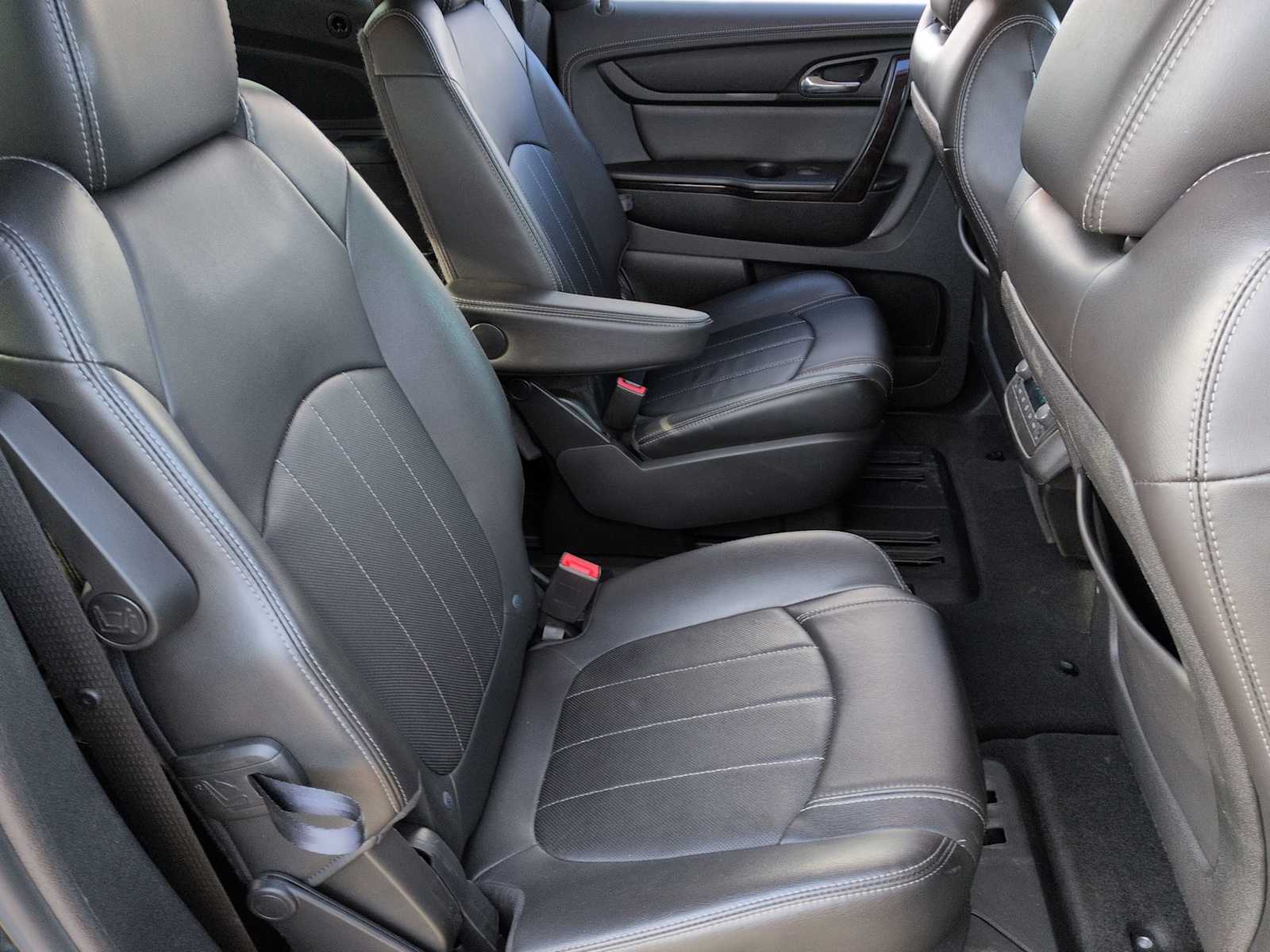 Thumbnail: 2017 Chevrolet Traverse - 20