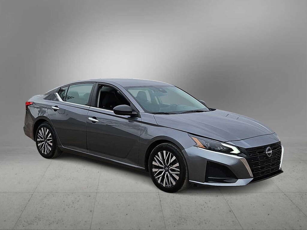 Used 2024 Nissan Altima 2.5 SV Sedan