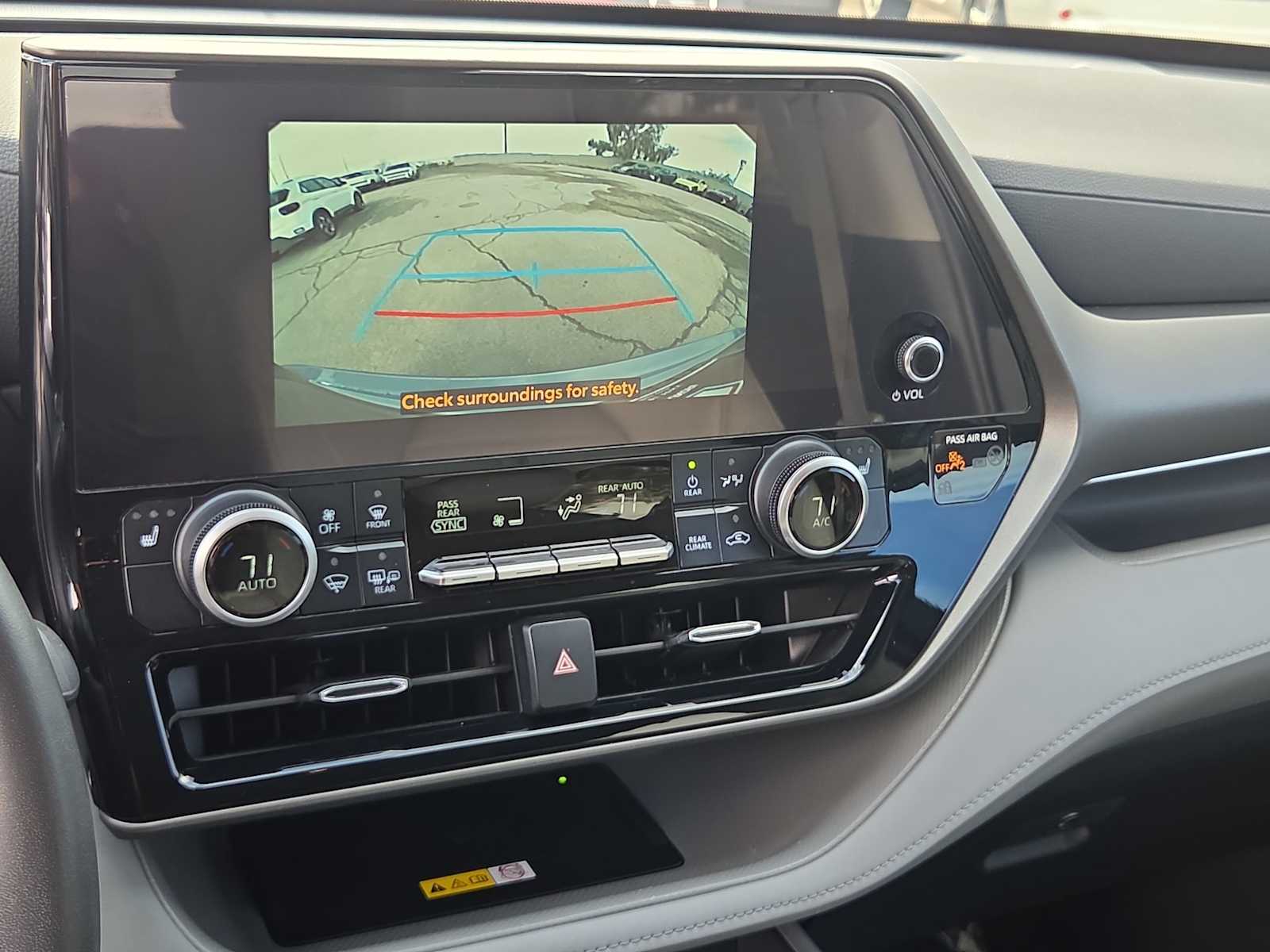 Thumbnail: 2023 Toyota Highlander - 30