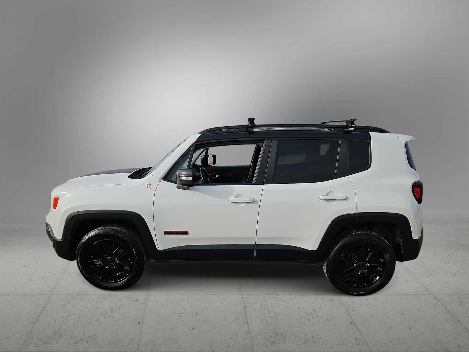 Thumbnail: 2018 Jeep Renegade - 5