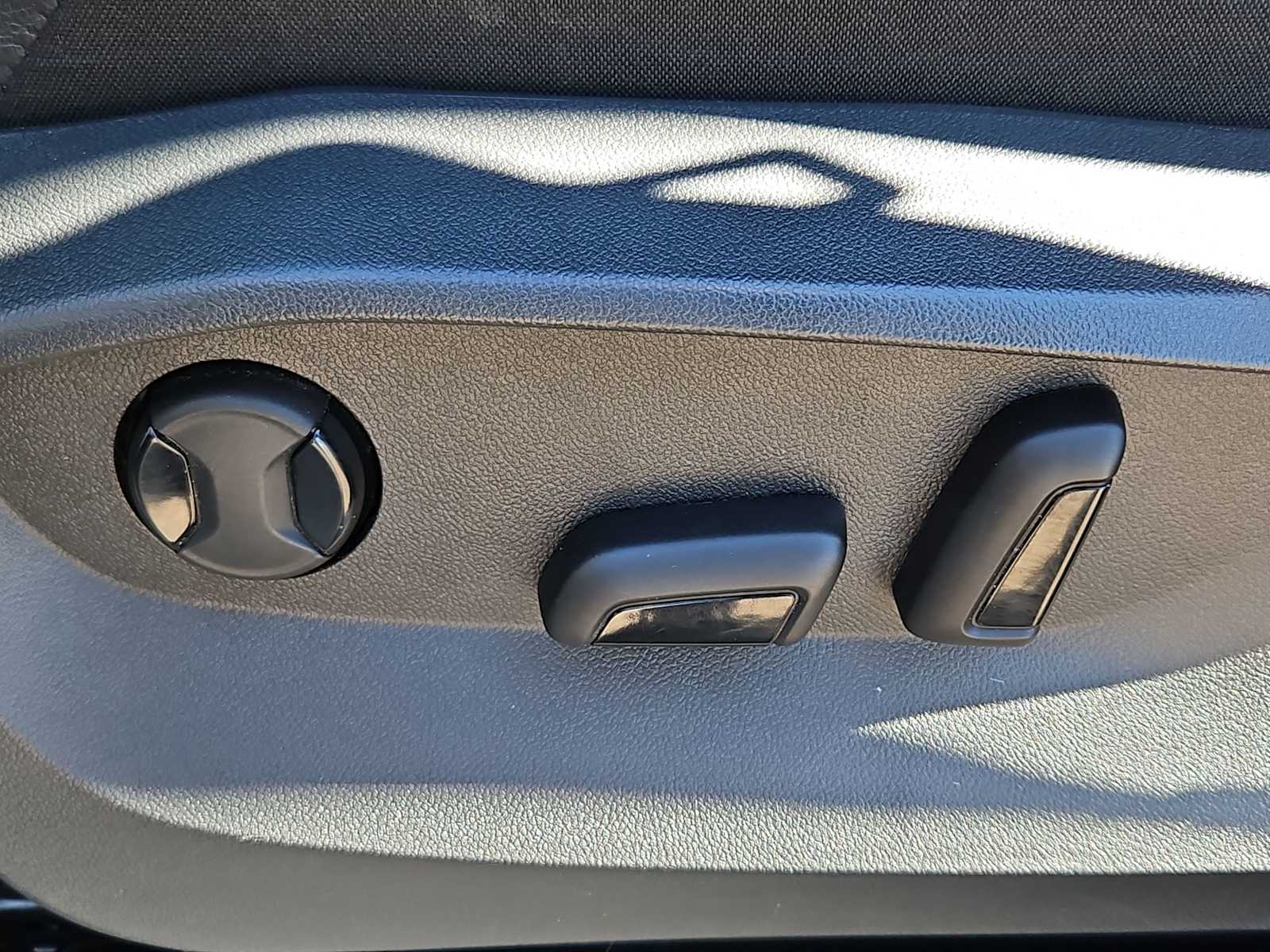 Thumbnail: 2023 Volkswagen Tiguan - 17