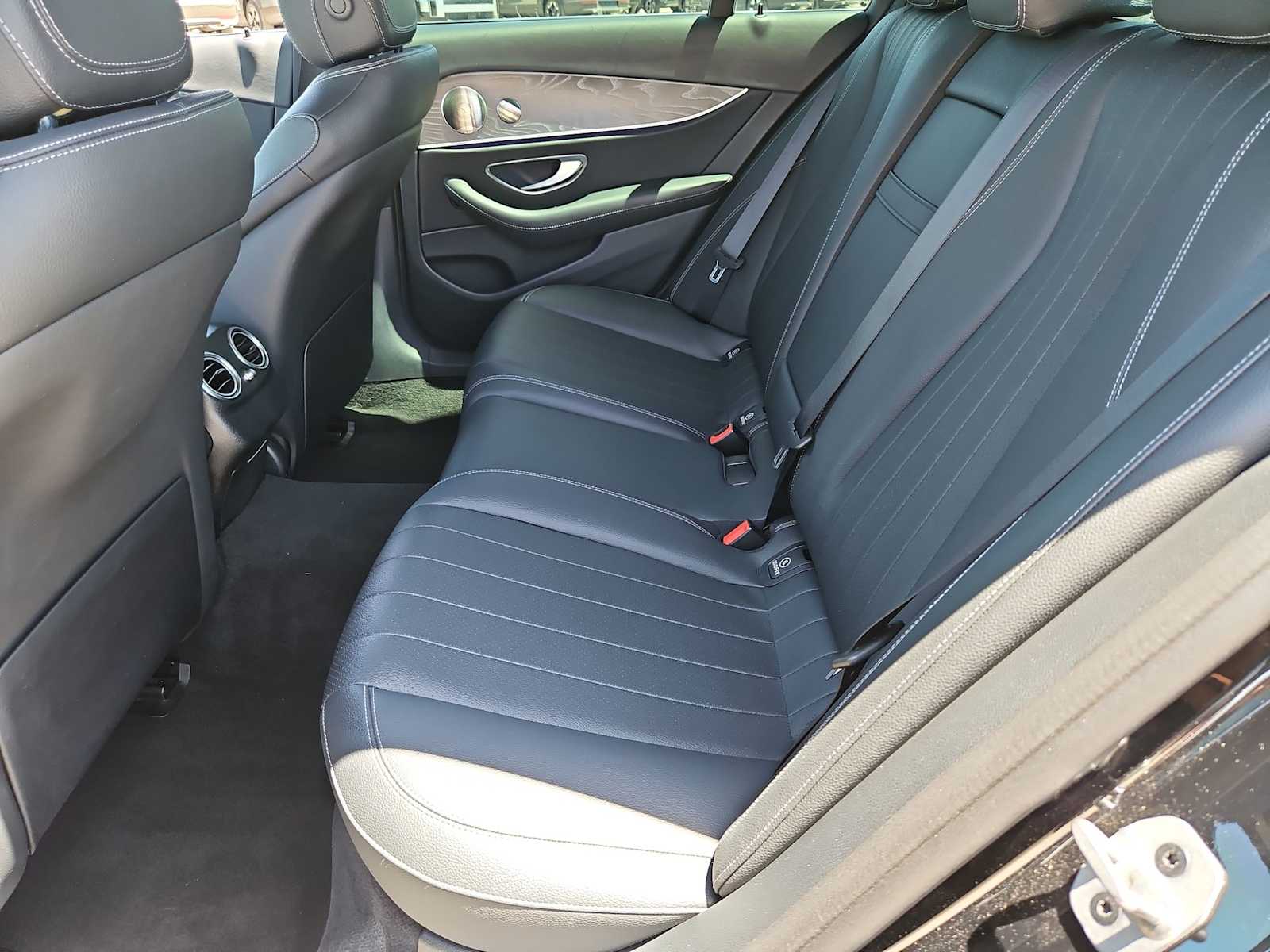 Thumbnail: 2021 Mercedes-Benz E-Class - 19