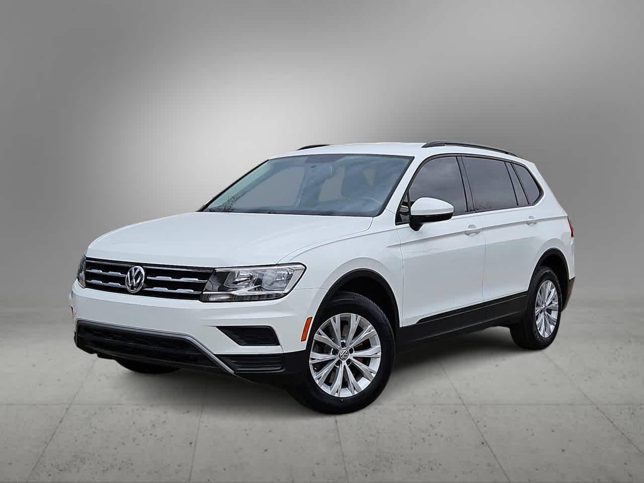 Thumbnail: 2018 Volkswagen Tiguan - 1