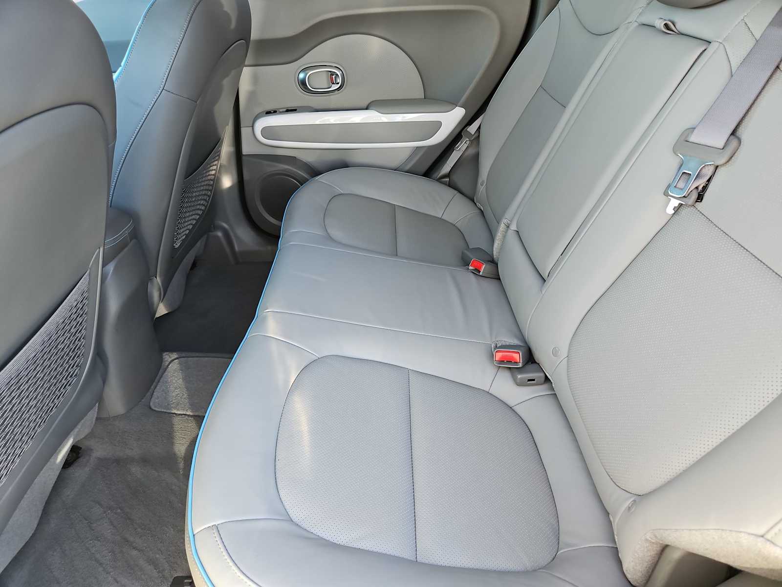 Thumbnail: 2017 Kia Soul EV - 20