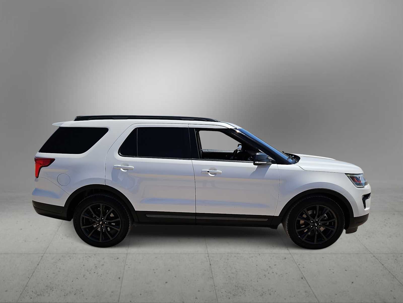 Thumbnail: 2018 Ford Explorer - 9