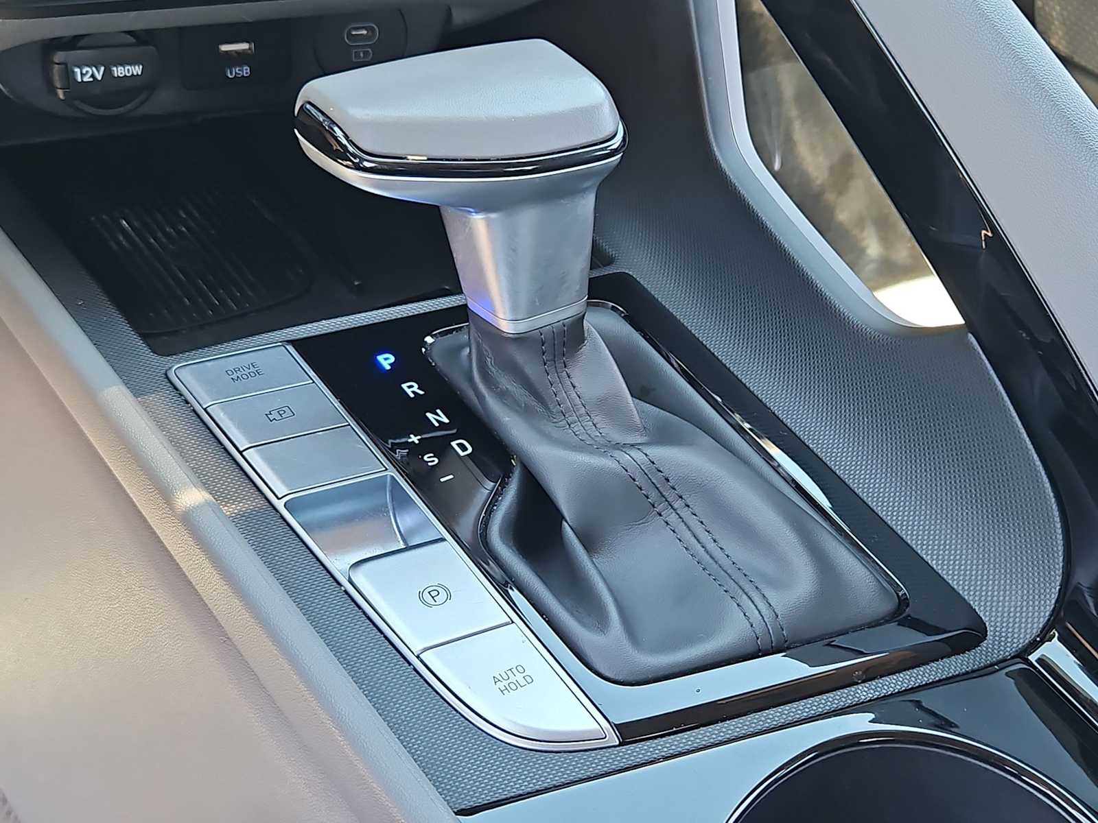 Thumbnail: 2025 Hyundai Elantra - 32