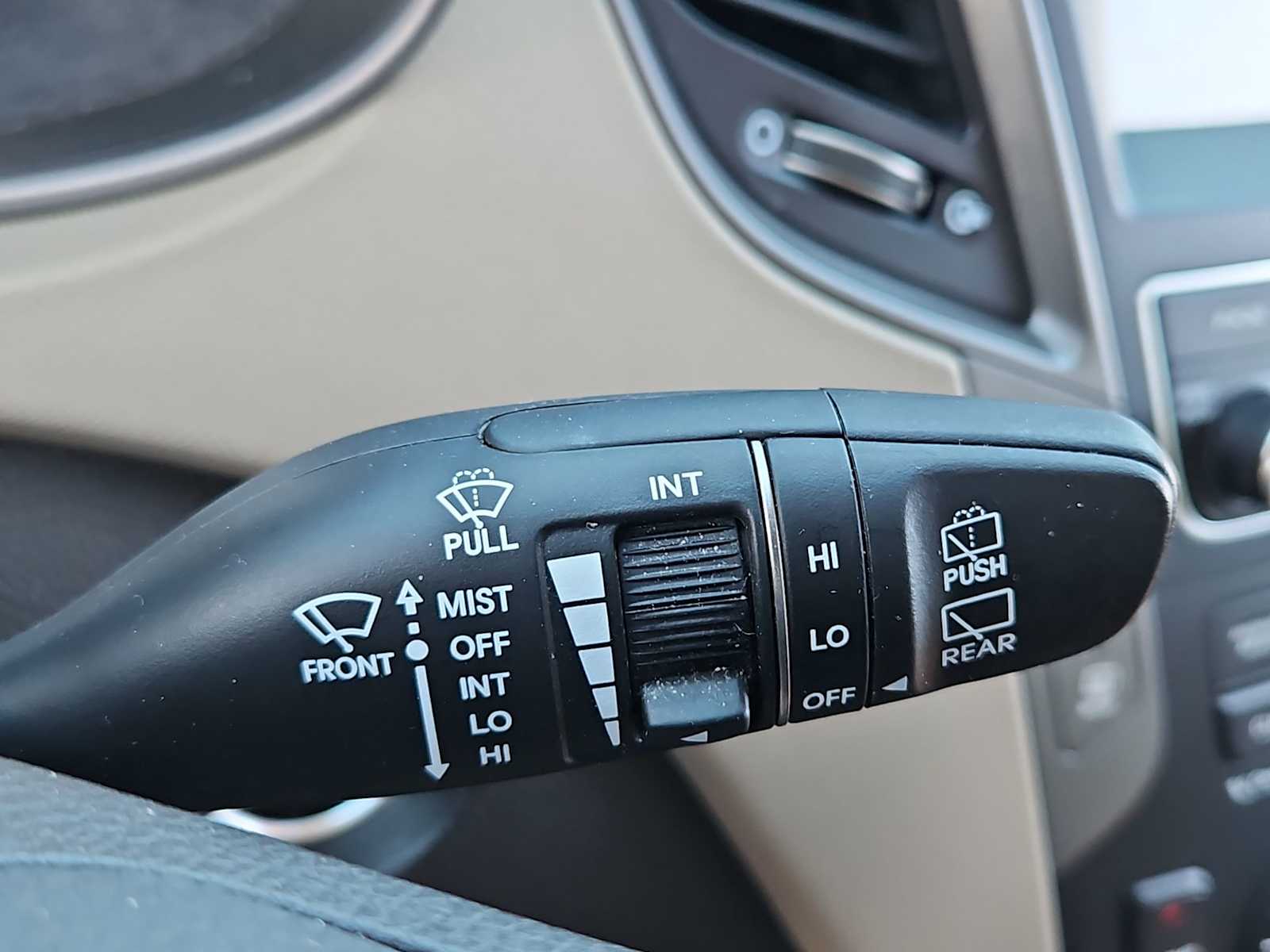 Thumbnail: 2018 Hyundai Santa Fe - 25