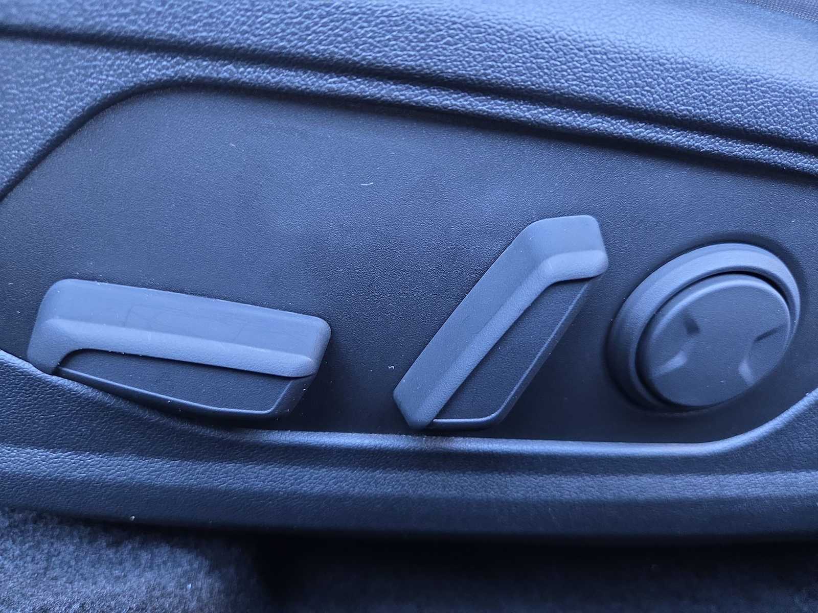 Thumbnail: 2025 Hyundai Elantra - 17