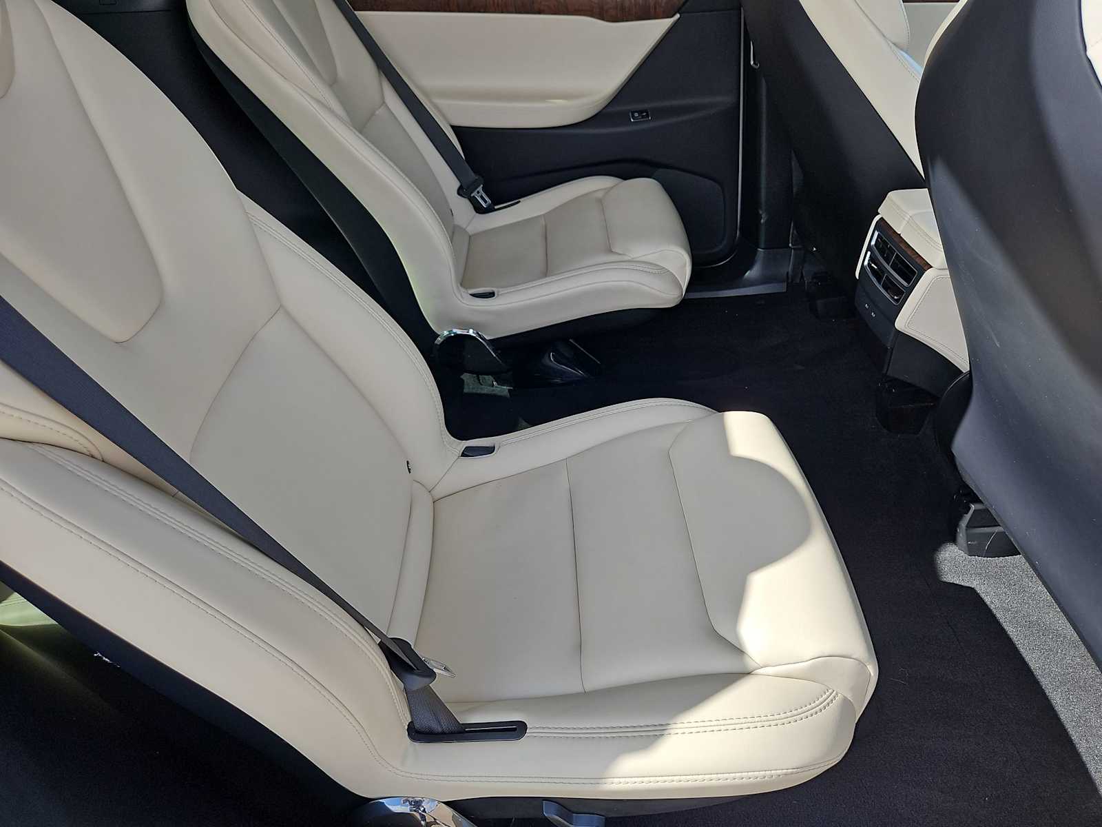 Thumbnail: 2018 Tesla Model X - 20