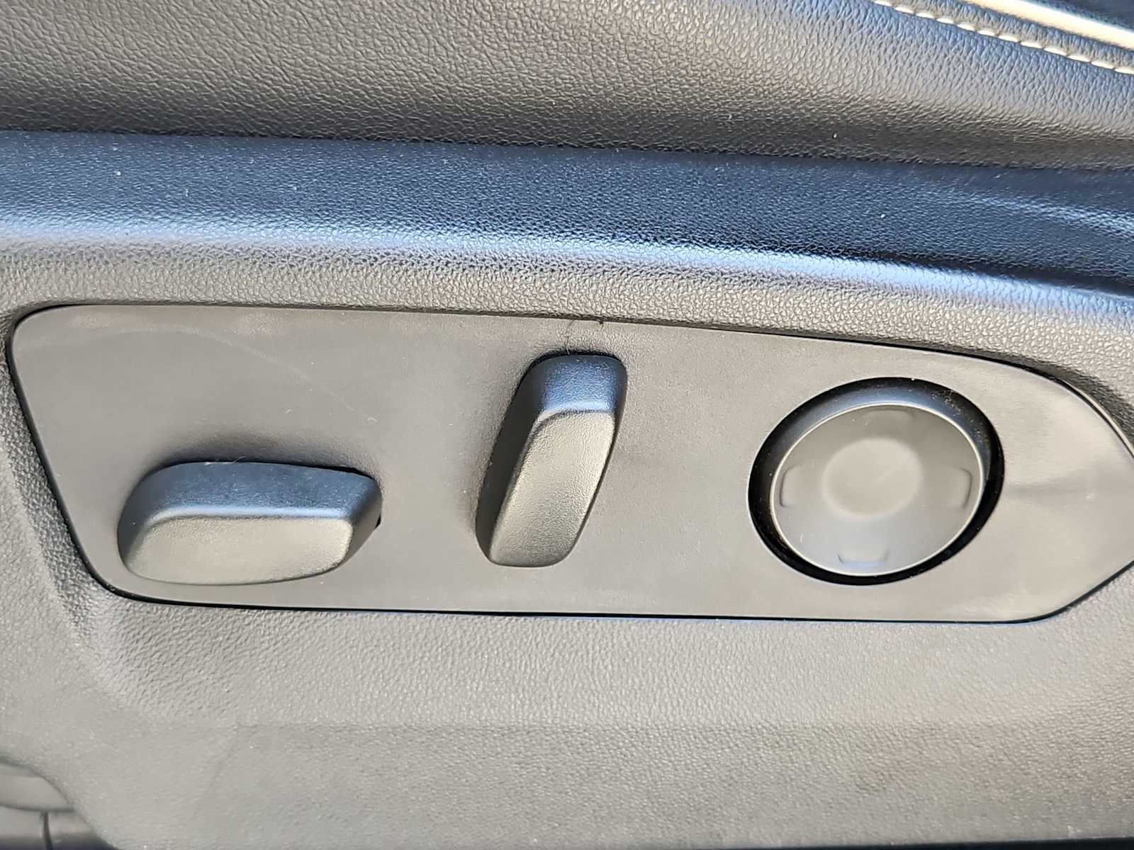 Thumbnail: 2021 Chevrolet Tahoe - 17