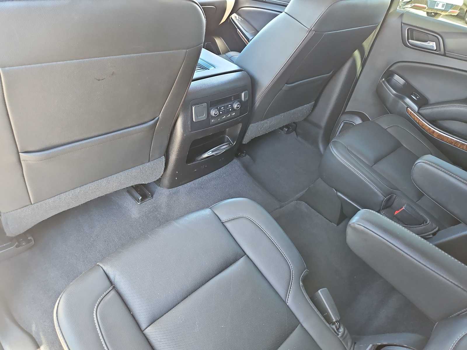 Thumbnail: 2019 Chevrolet Tahoe - 19