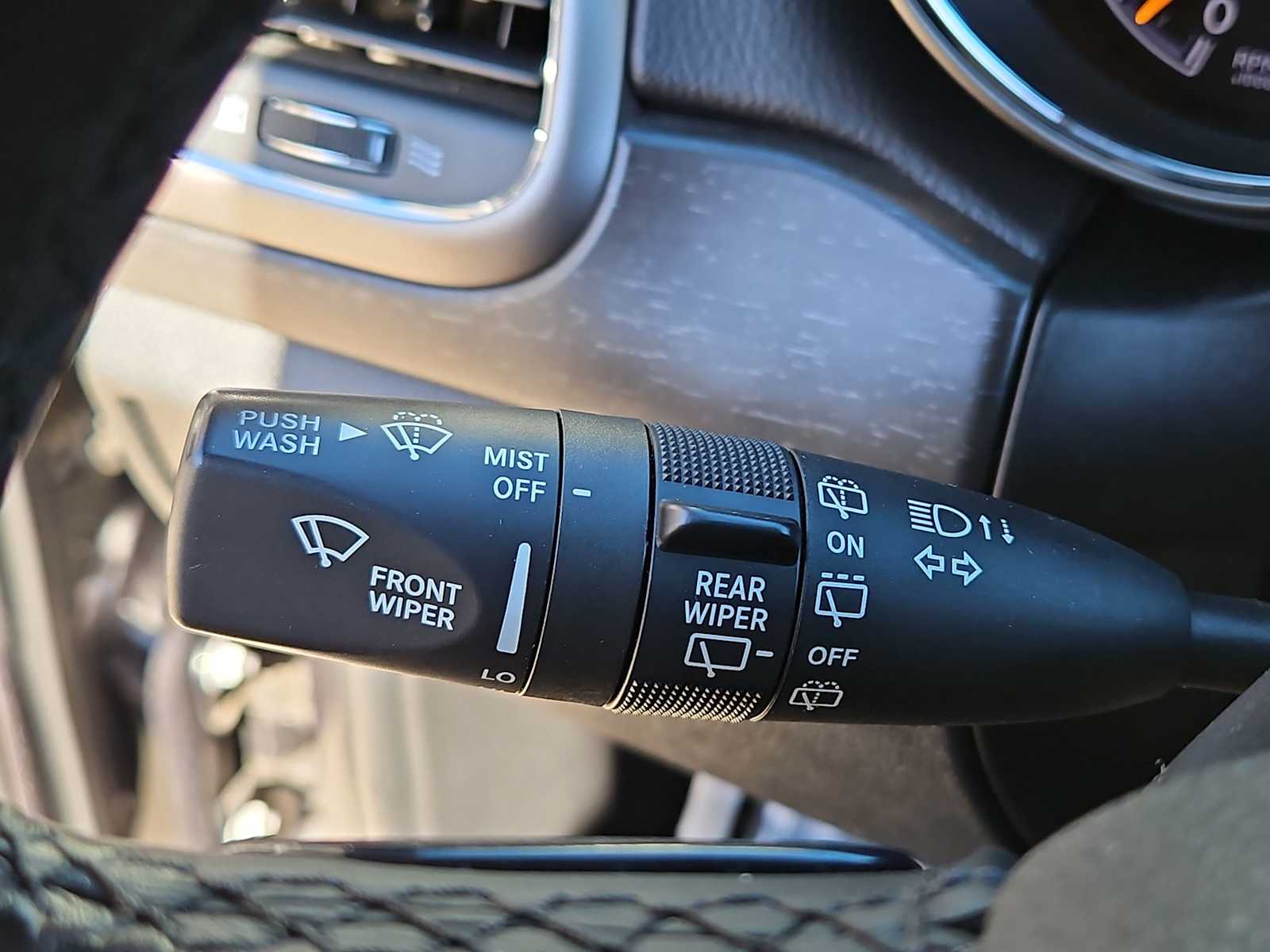 Thumbnail: 2018 Jeep Grand Cherokee - 25