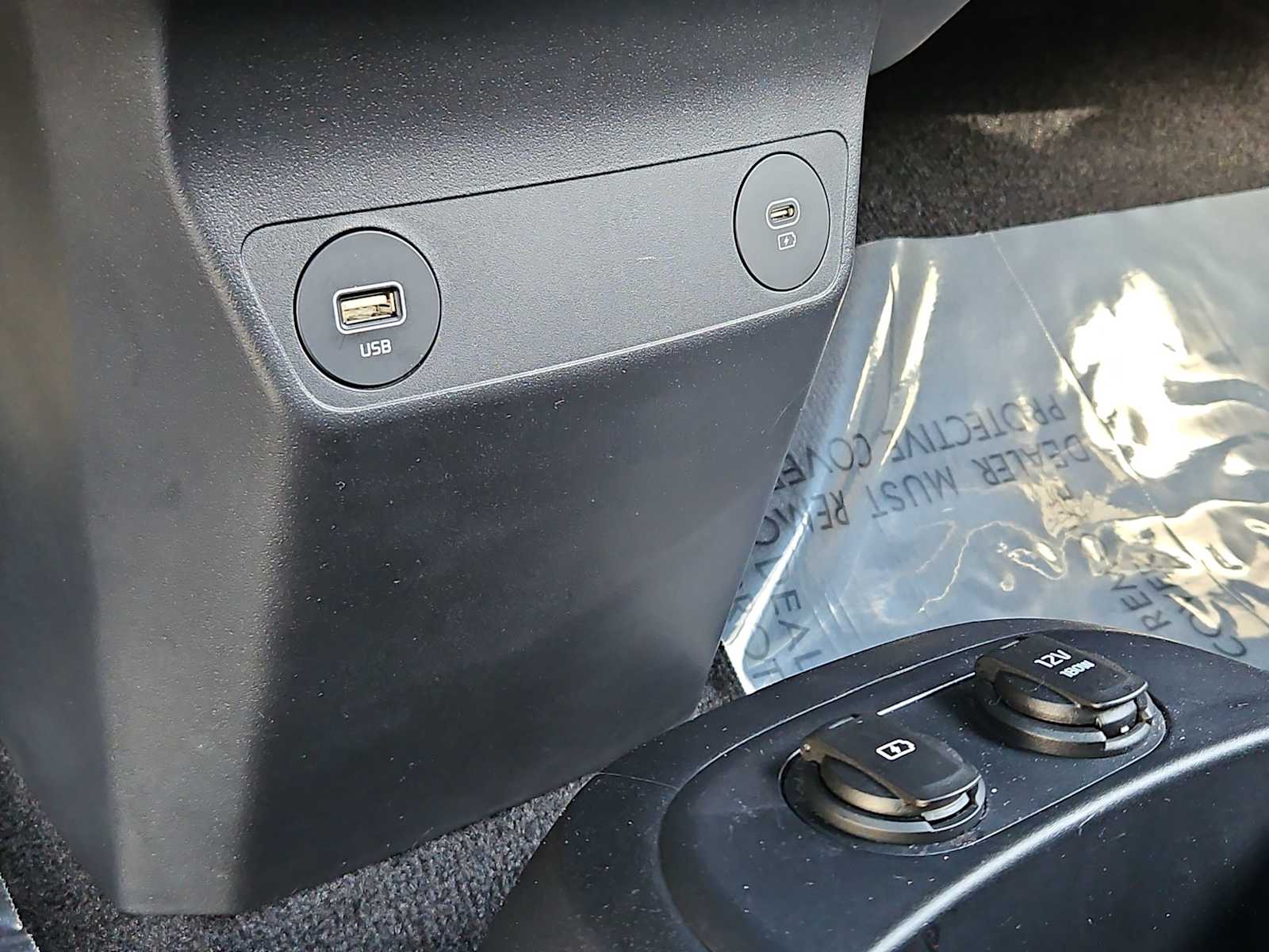 Thumbnail: 2022 Kia EV6 - 31