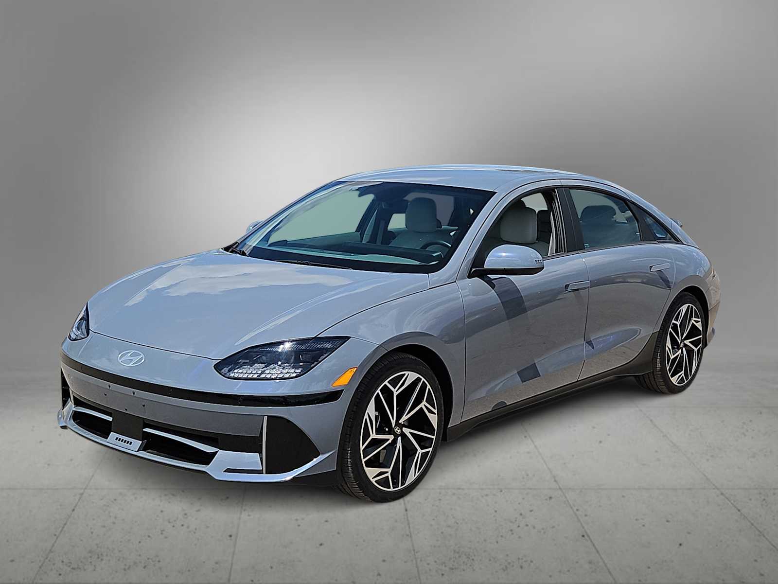 Thumbnail: 2023 Hyundai Ioniq 6 - 4