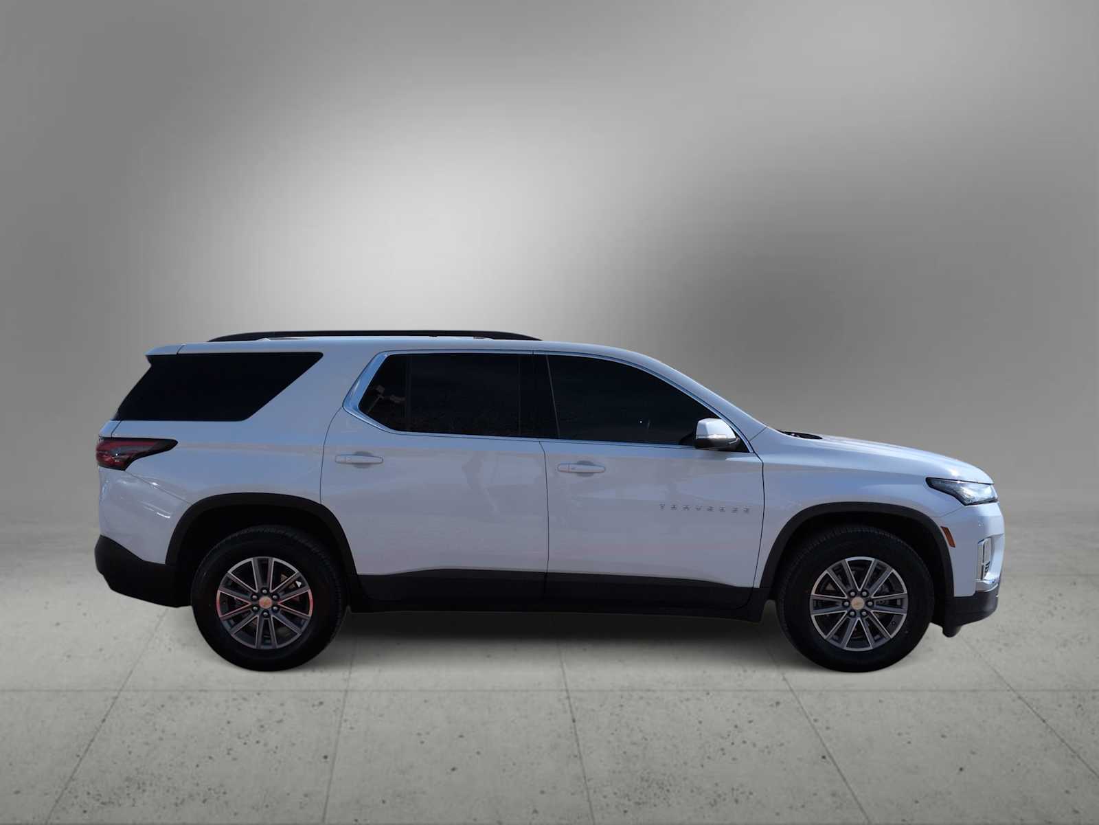 Thumbnail: 2023 Chevrolet Traverse - 9
