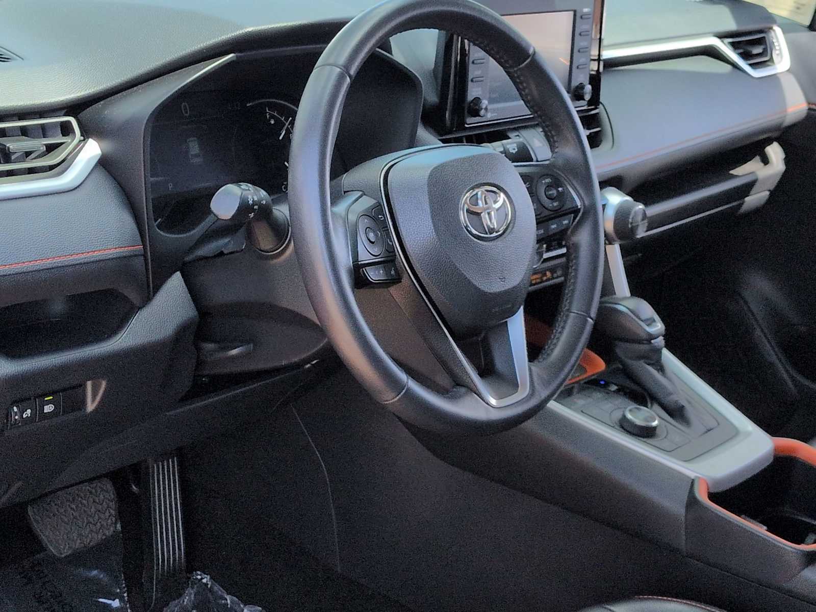 Thumbnail: 2022 Toyota RAV4 - 10