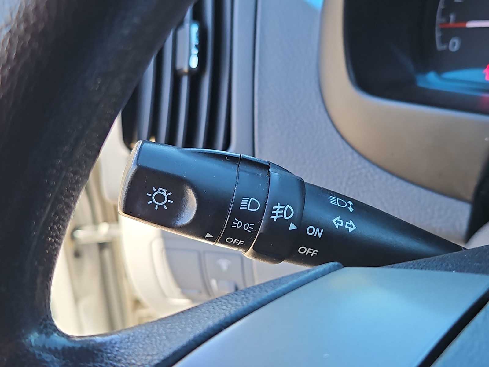 Thumbnail: 2010 Hyundai Elantra - 24