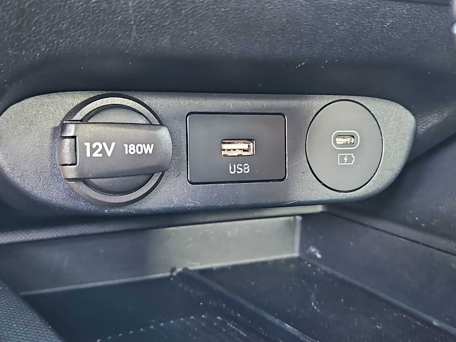 Thumbnail: 2025 Hyundai Elantra - 32