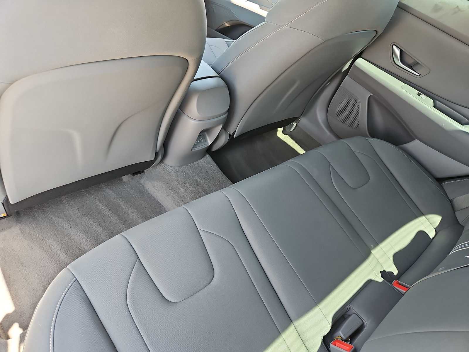 Thumbnail: 2024 Hyundai Elantra - 16