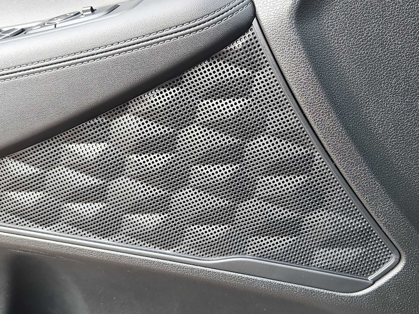 Thumbnail: 2023 Hyundai Santa Fe - 31