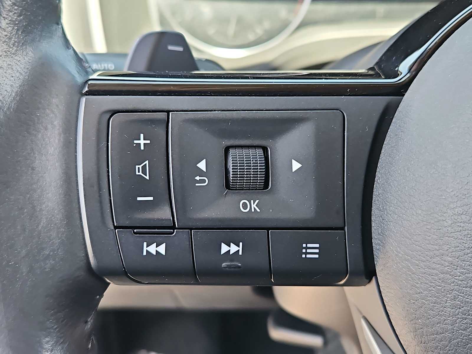 Thumbnail: 2023 Nissan Rogue - 23