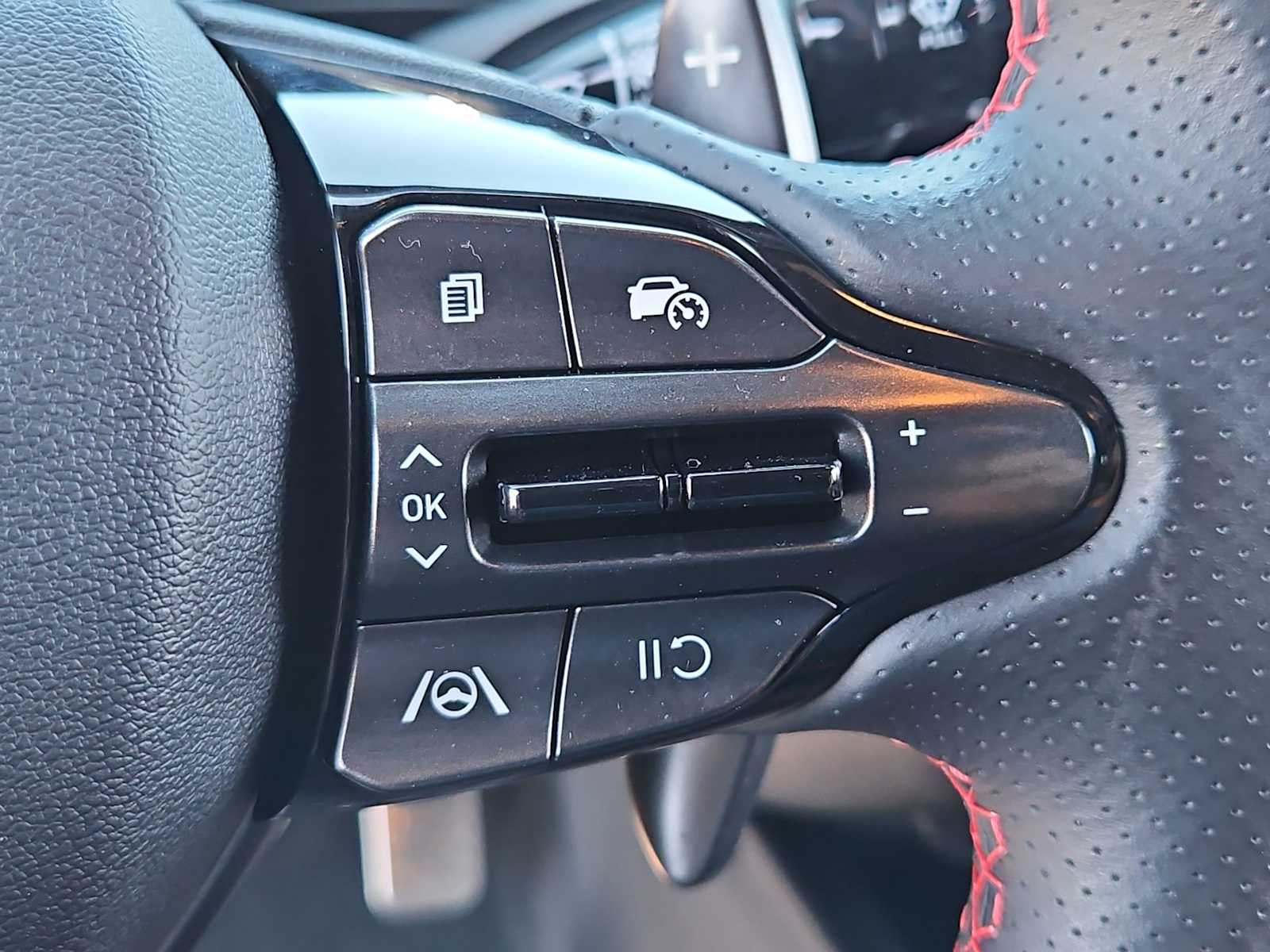 Thumbnail: 2024 Hyundai Elantra - 24