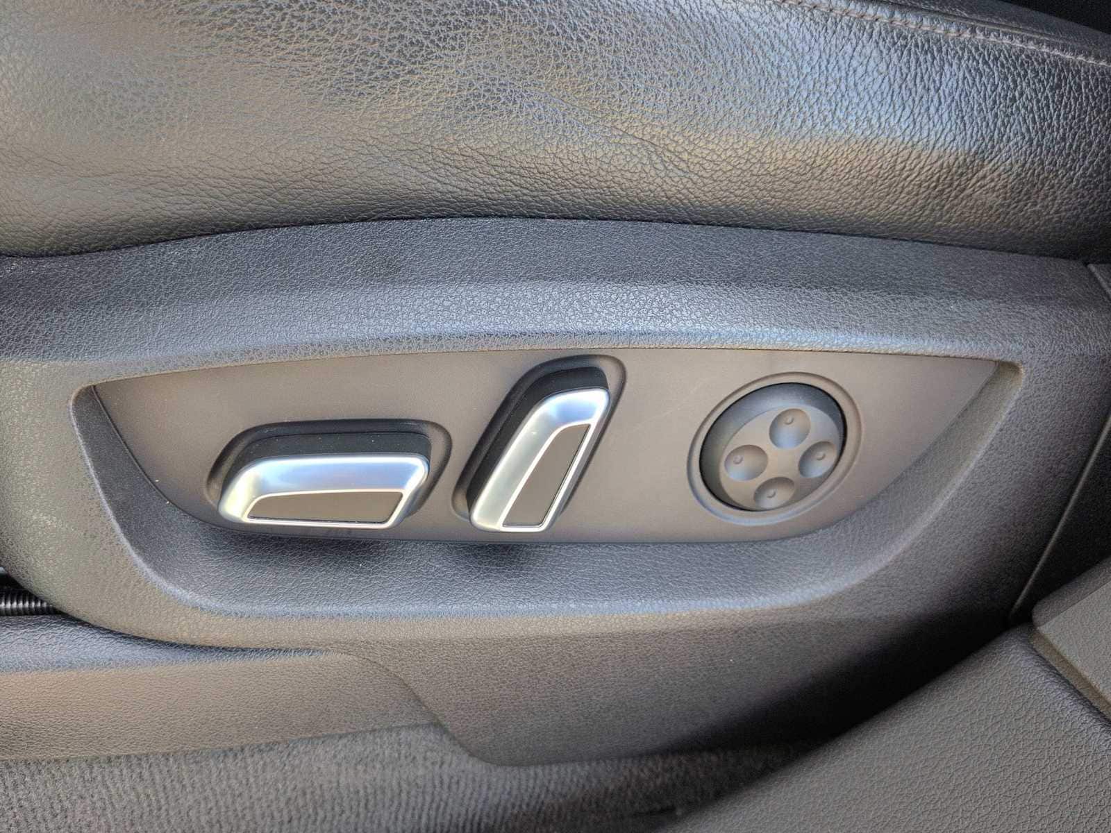 Thumbnail: 2015 Audi Q7 - 18