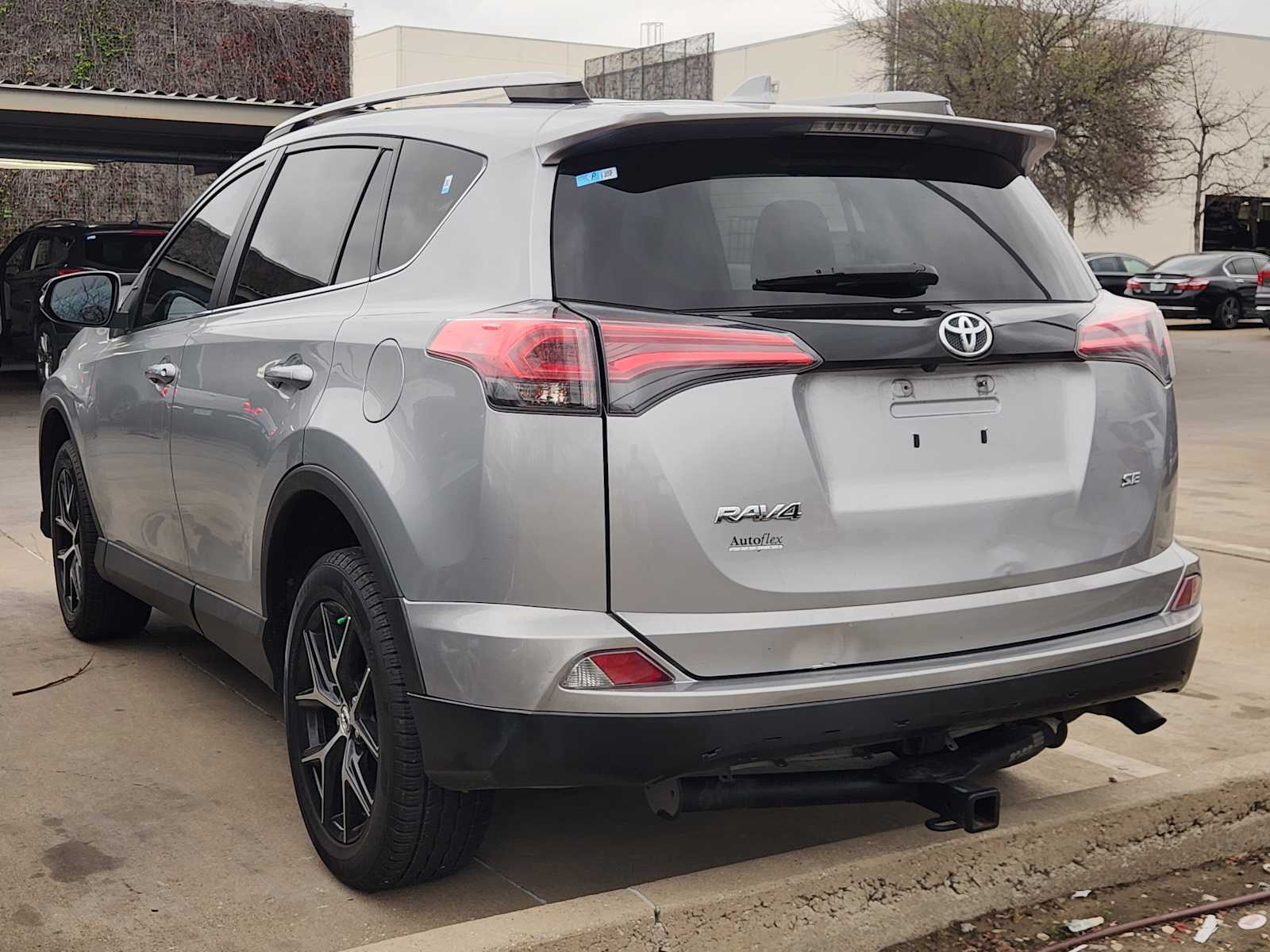 Thumbnail: 2018 Toyota RAV4 - 6