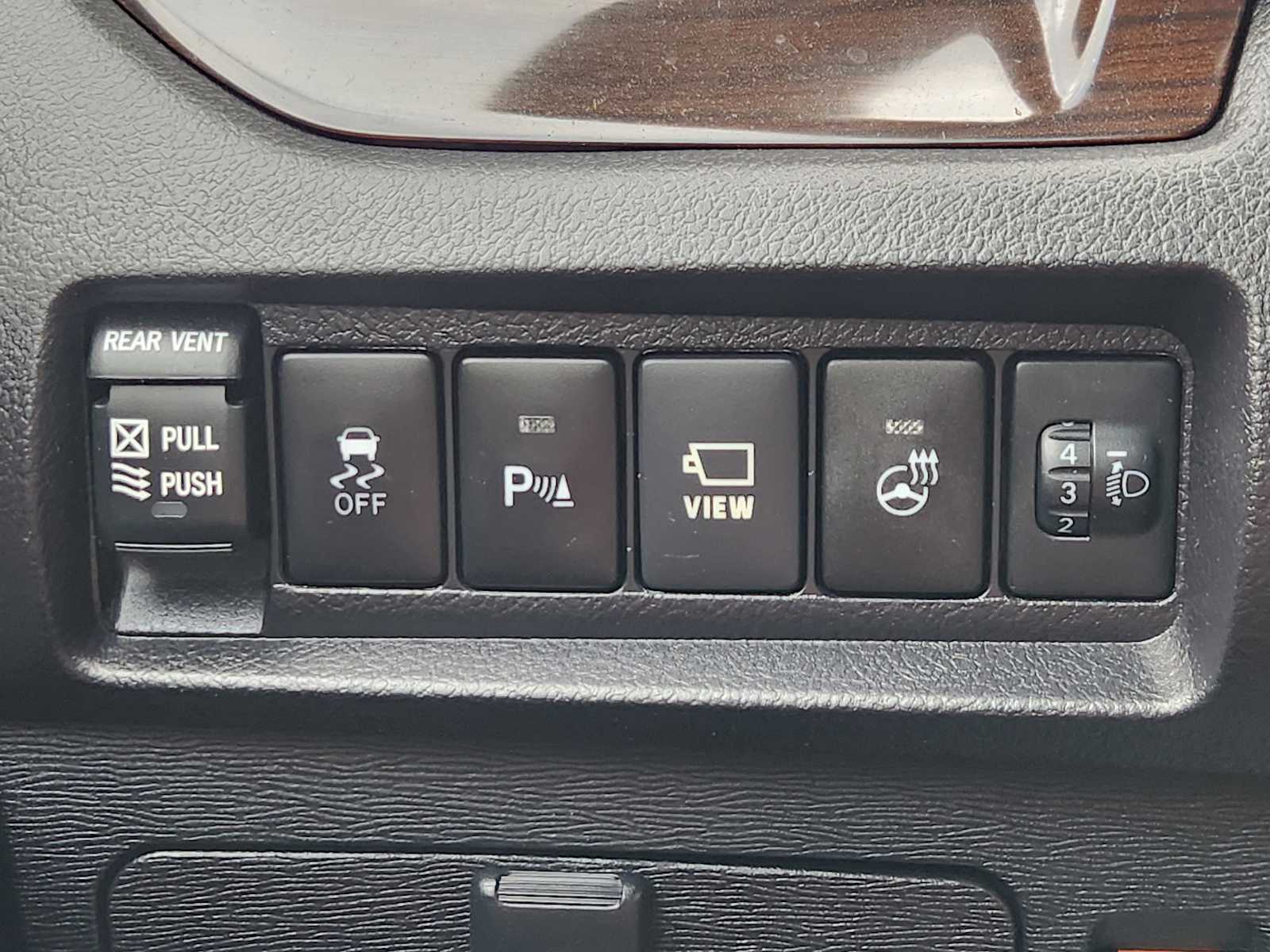 Thumbnail: 2019 Toyota Sienna - 28