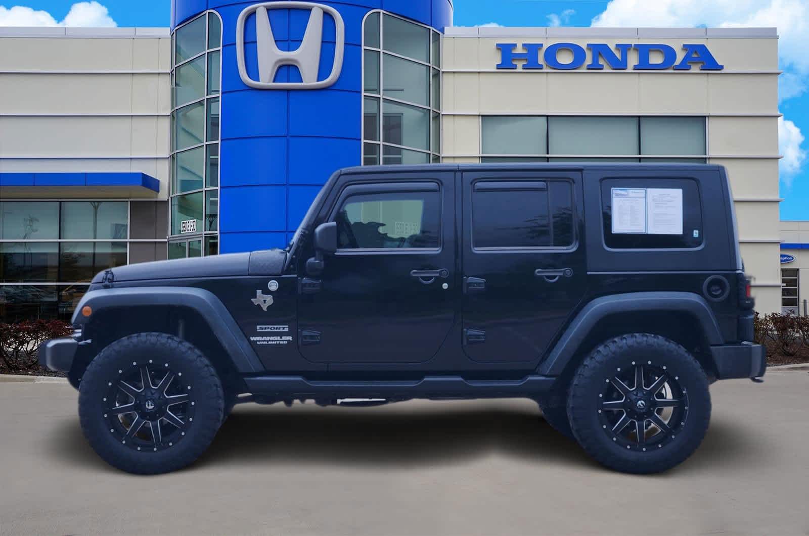 Thumbnail: 2013 Jeep Wrangler - 3