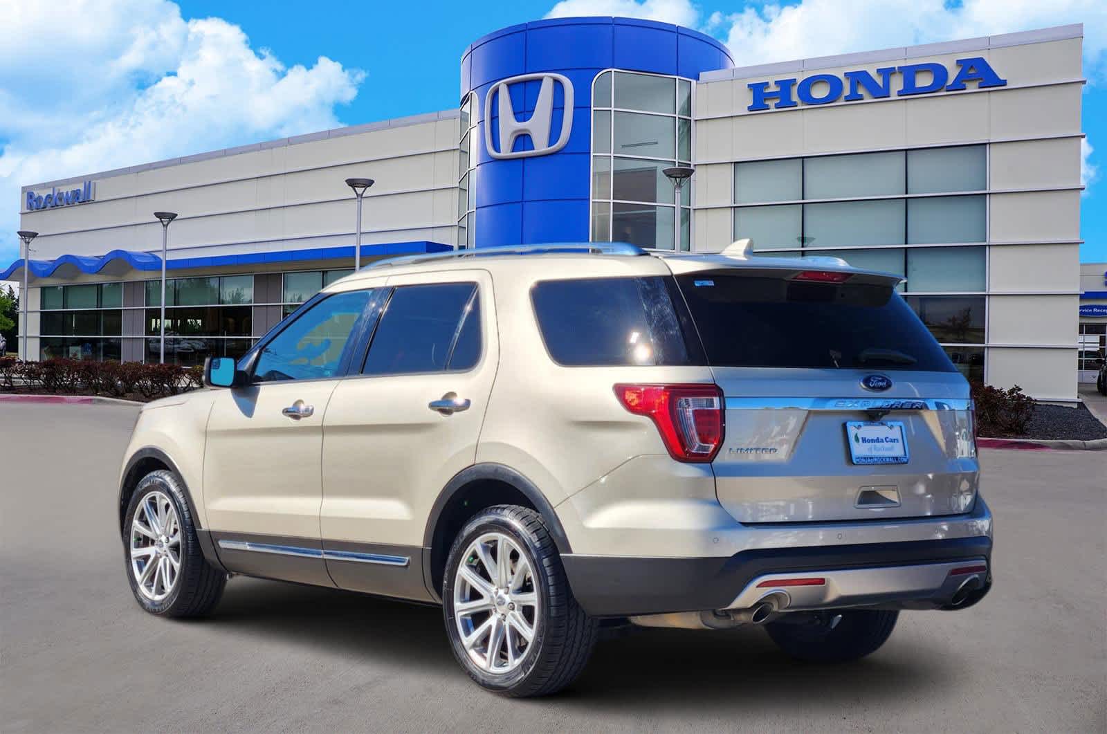 Thumbnail: 2017 Ford Explorer - 4