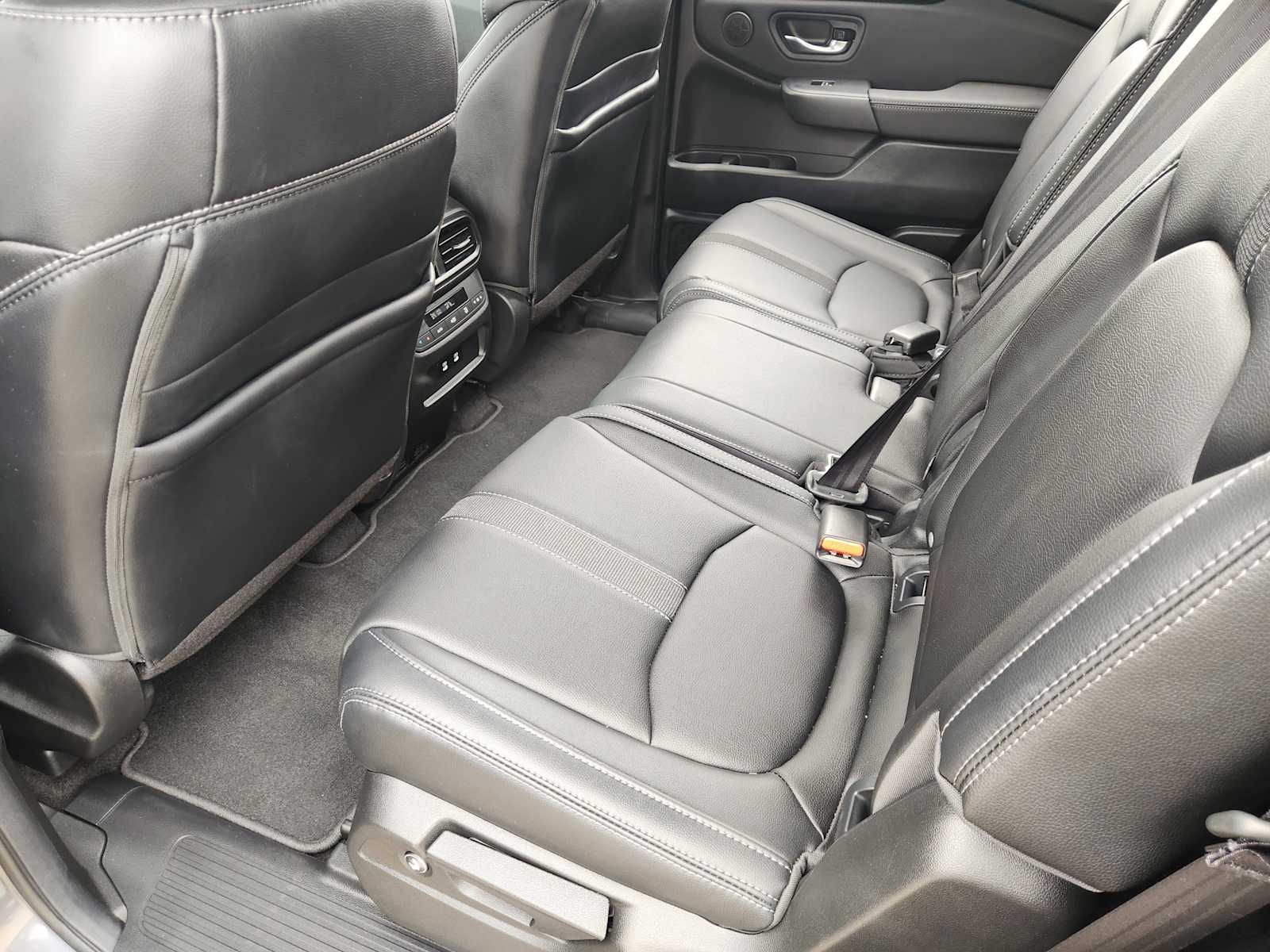 Thumbnail: 2026 Honda Pilot - 12