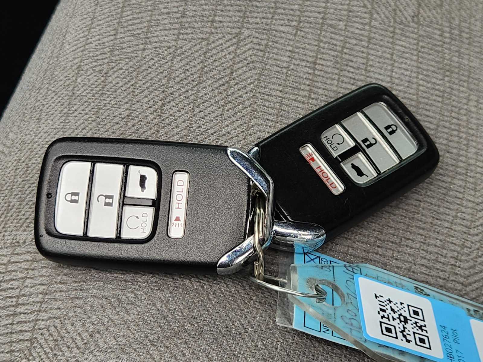 Thumbnail: 2017 Honda Pilot - 20