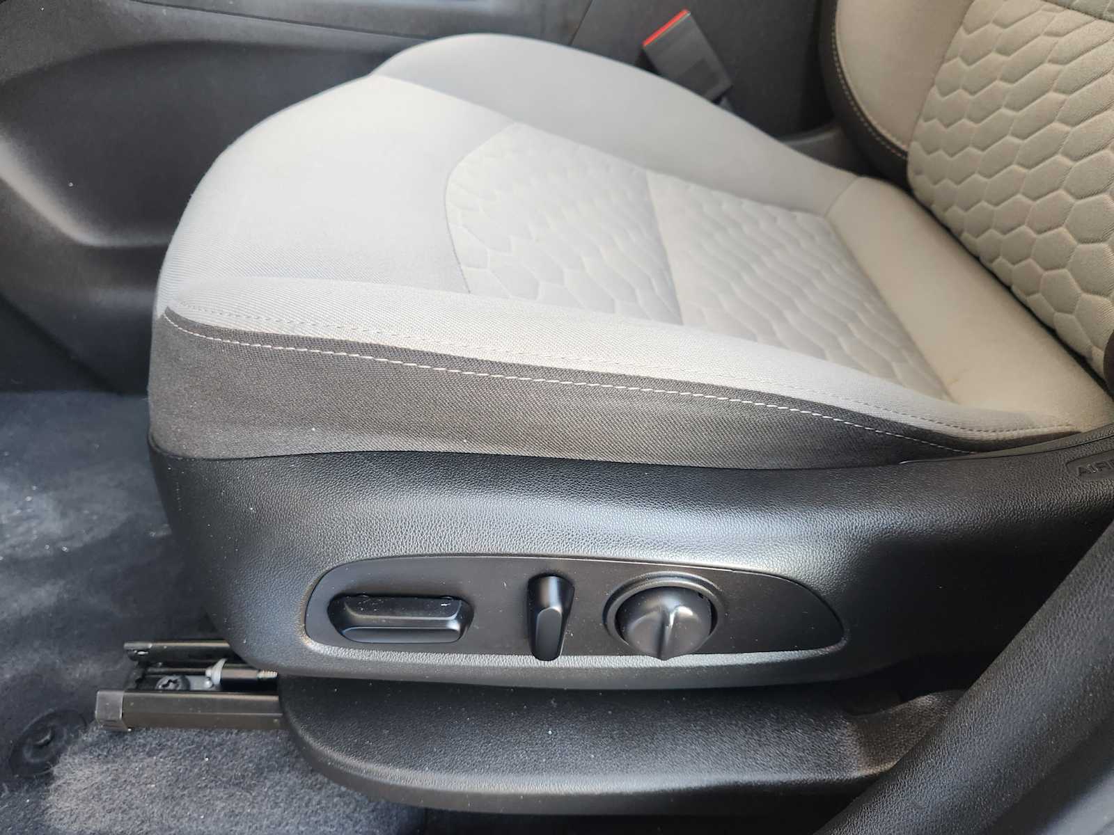 Thumbnail: 2020 Chevrolet Equinox - 29