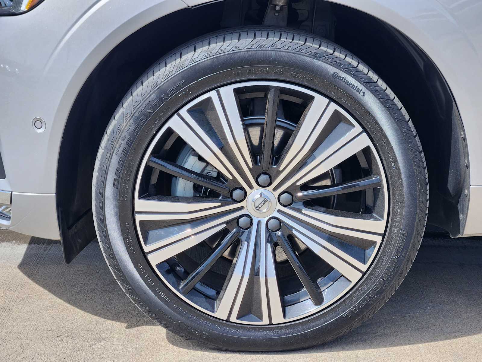 Thumbnail: 2023 Volvo XC60 - 22