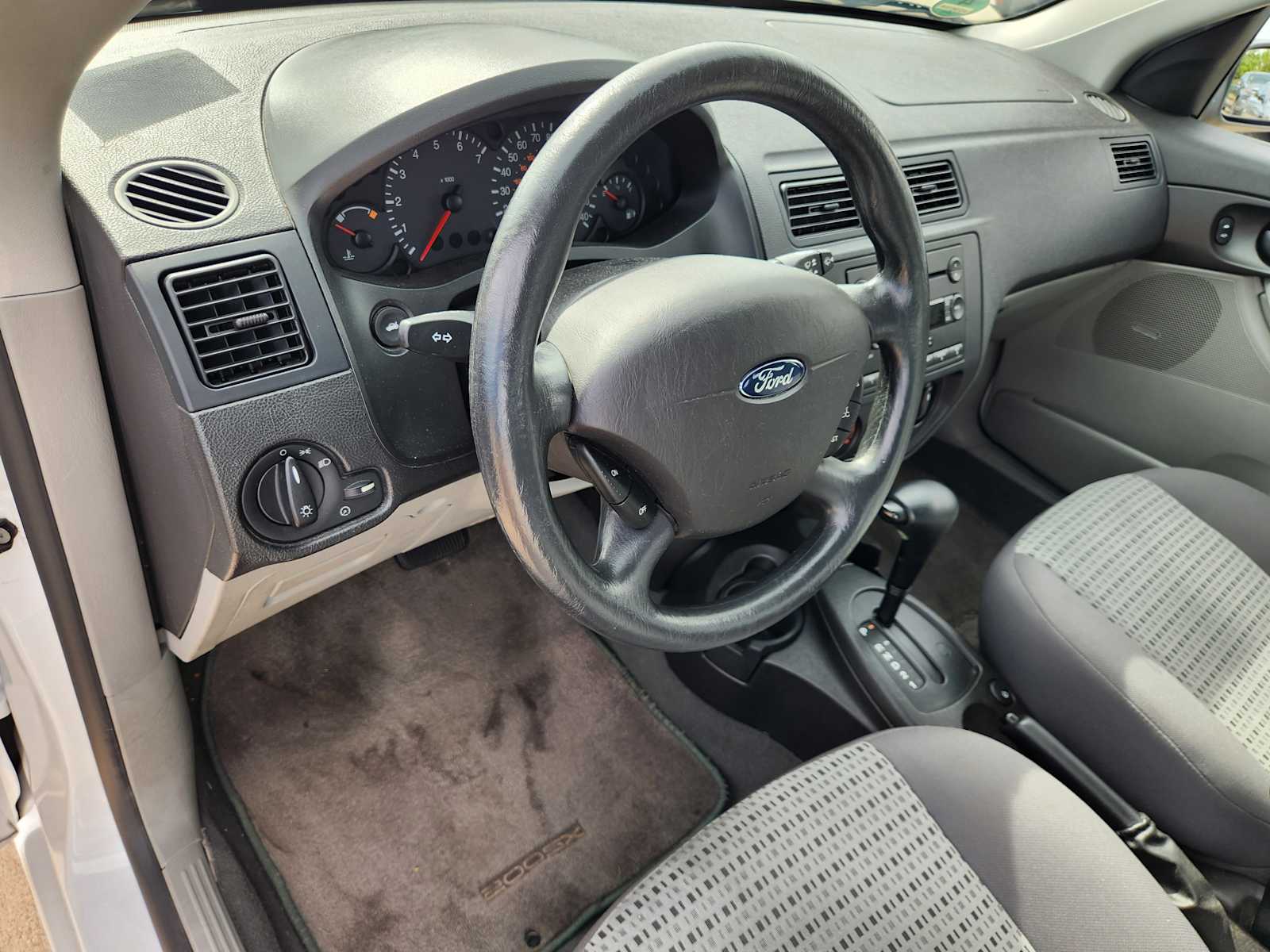 Thumbnail: 2006 Ford Focus - 8