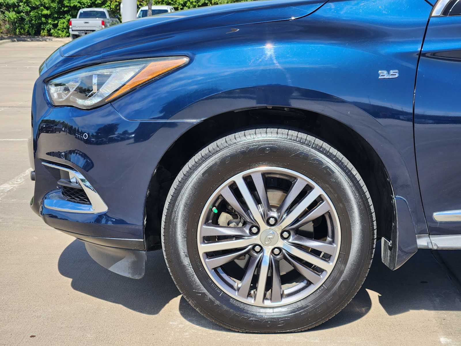 Thumbnail: 2017 INFINITI QX60 - 8