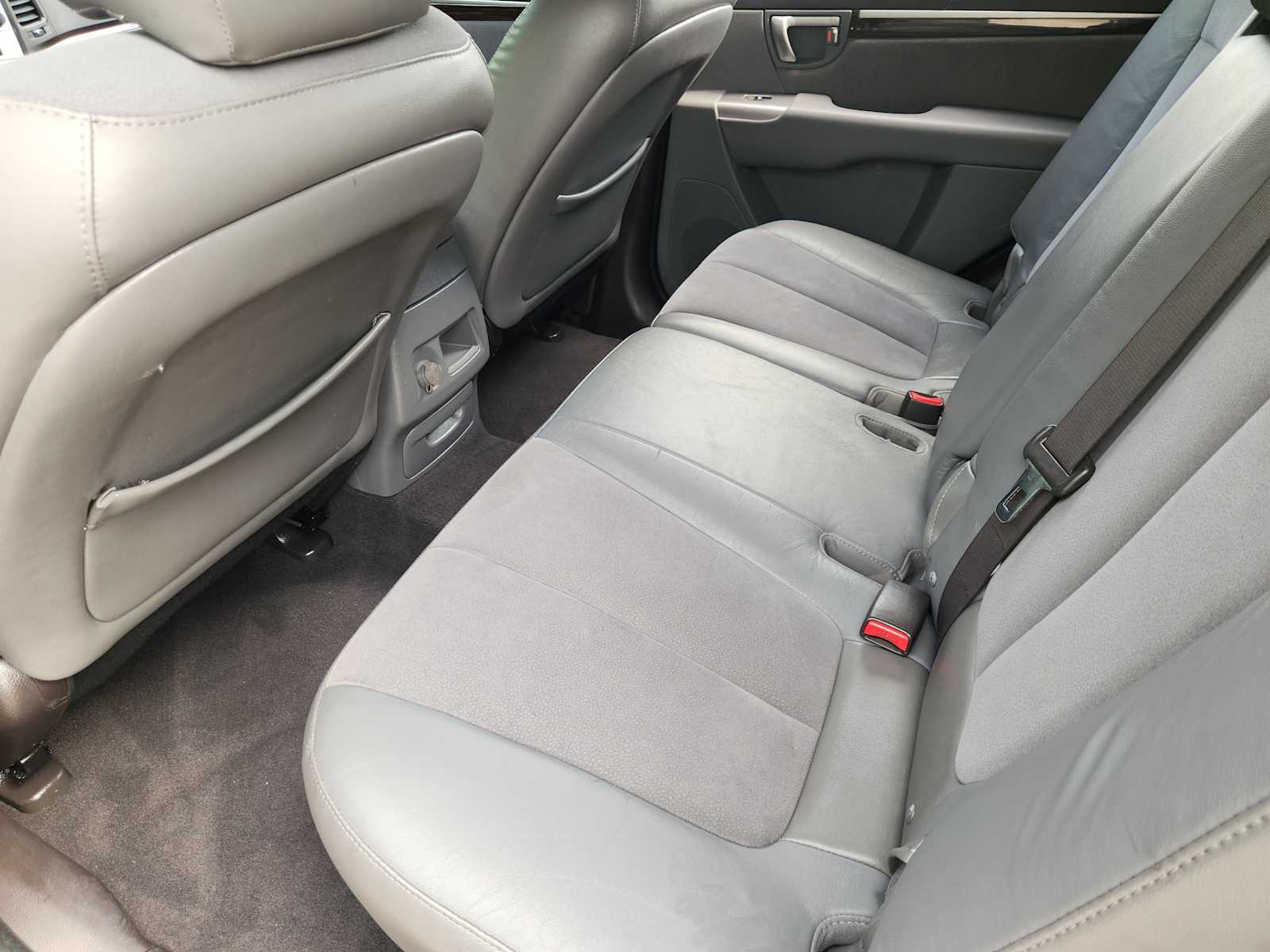 Thumbnail: 2010 Hyundai Santa Fe - 12