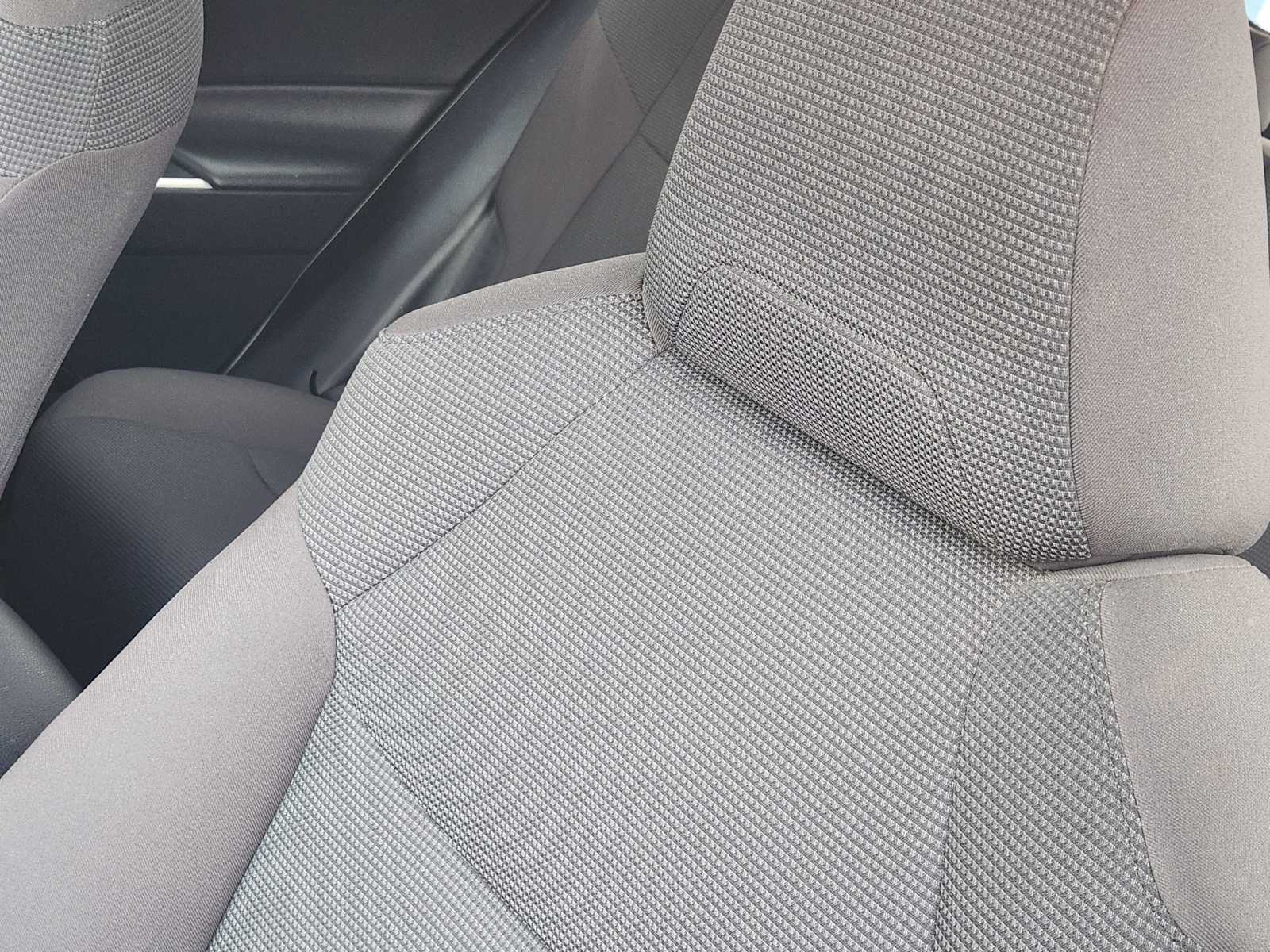 Thumbnail: 2021 Toyota RAV4 - 24