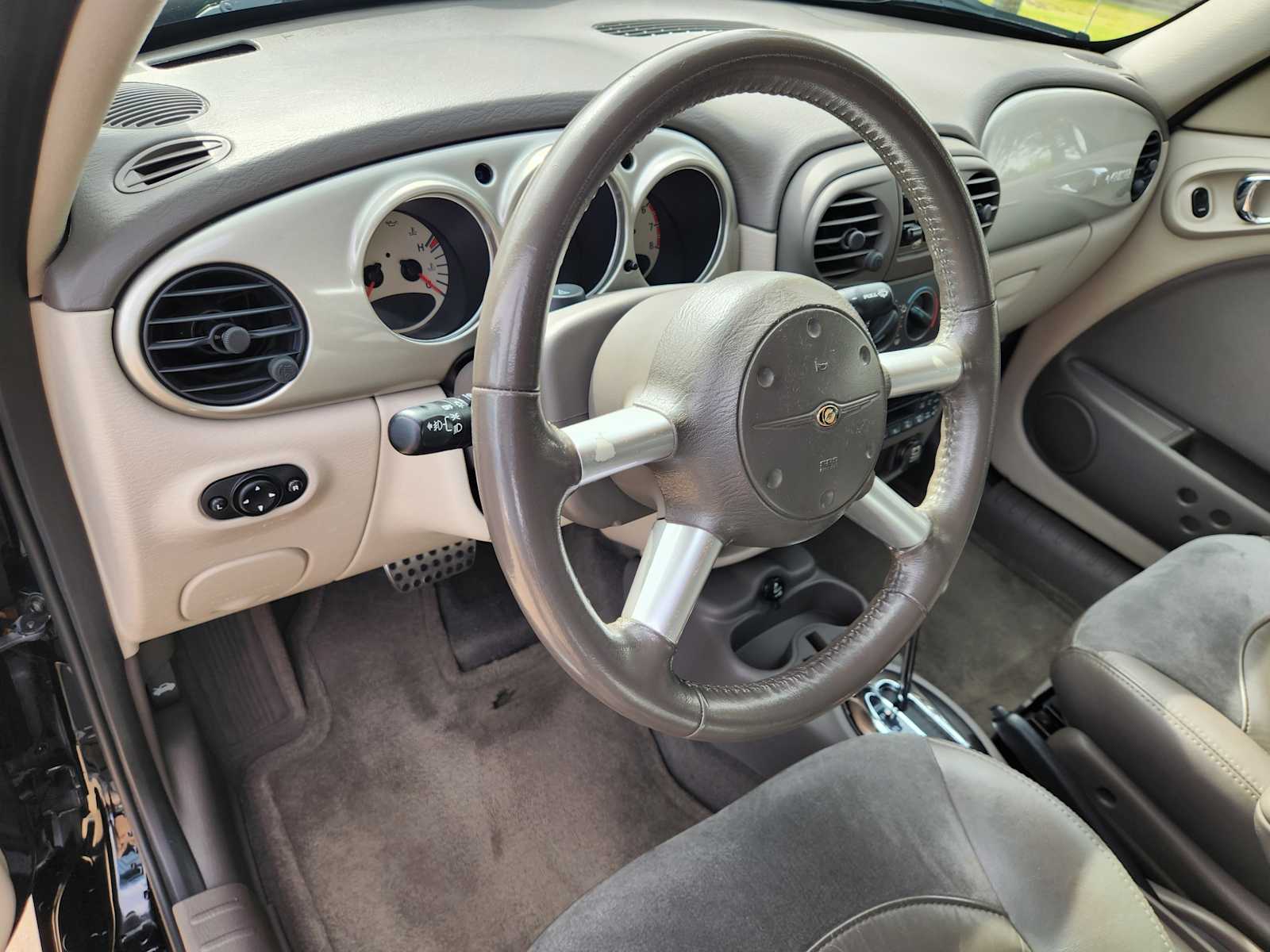 Thumbnail: 2004 Chrysler PT Cruiser - 8