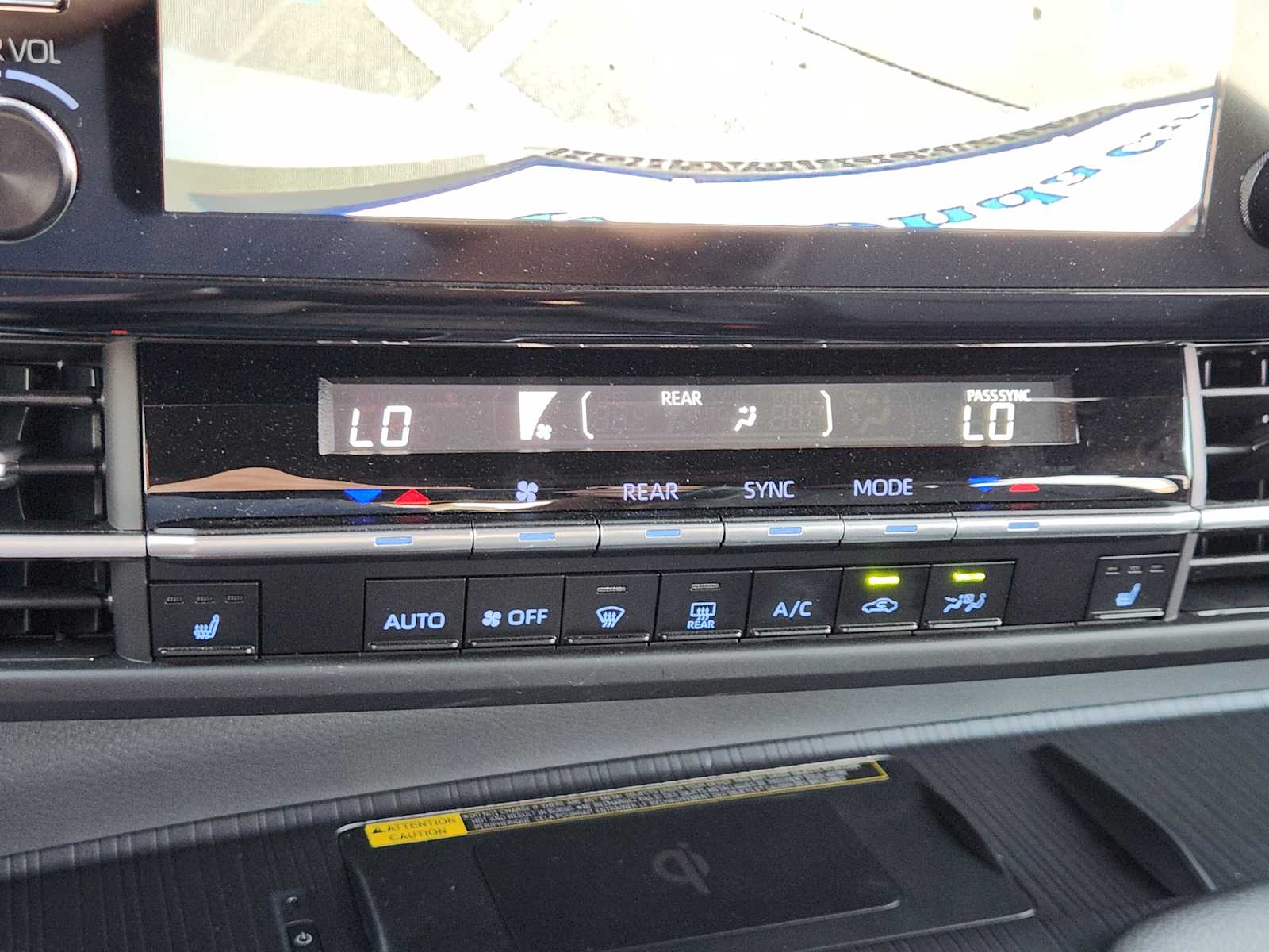 Thumbnail: 2023 Toyota Sienna - 26