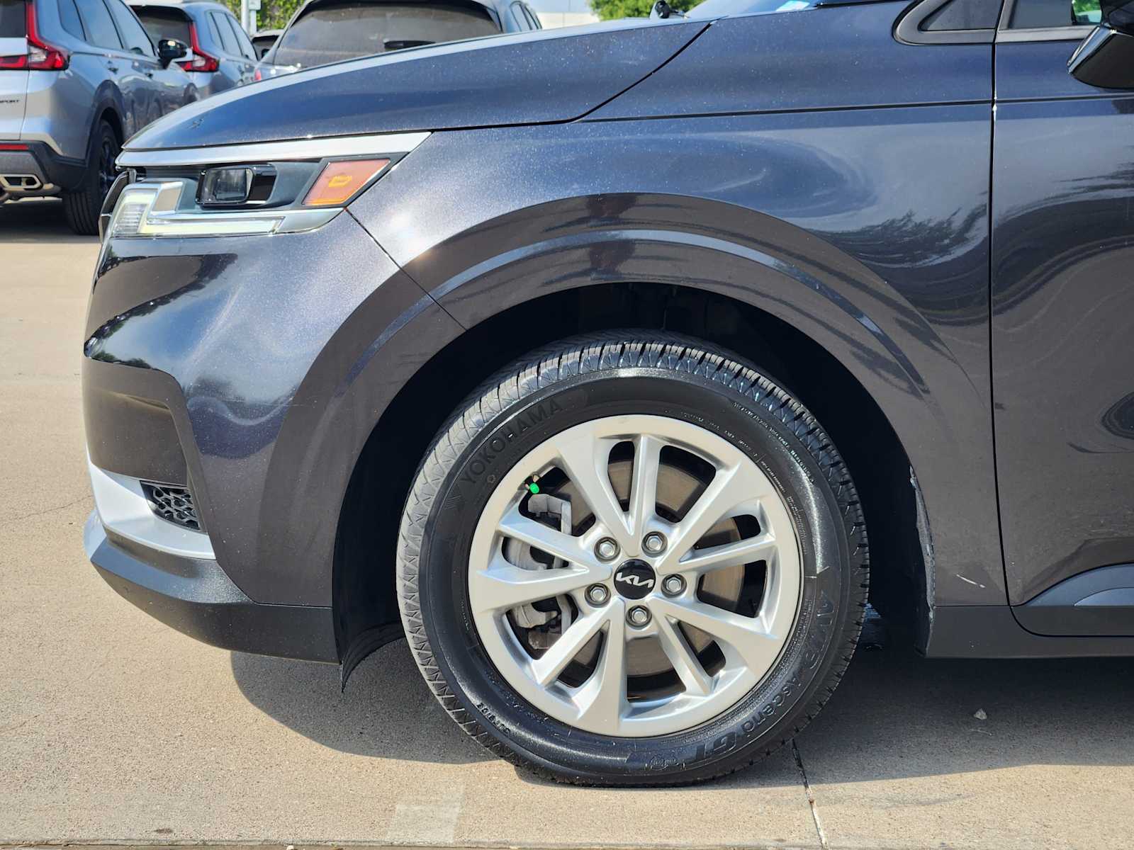 Thumbnail: 2022 Kia Carnival - 8