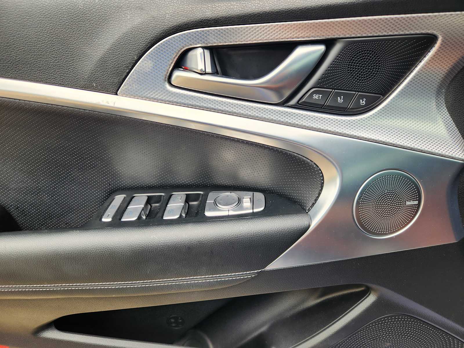 Thumbnail: 2022 Genesis G70 - 29