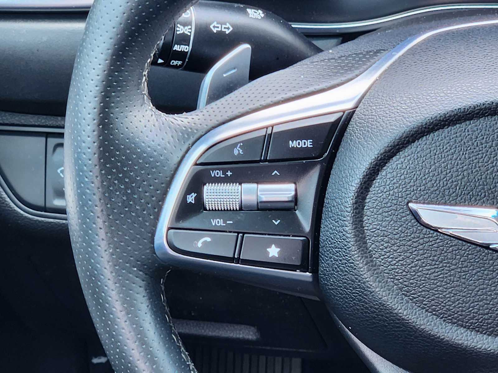 Thumbnail: 2022 Genesis G70 - 32