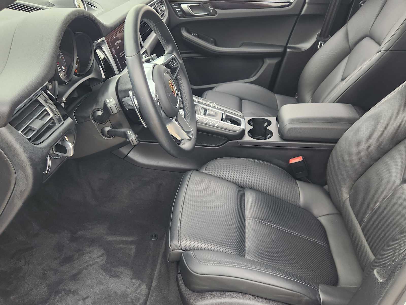 Thumbnail: 2021 Porsche Macan - 11
